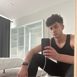 Meet your Posher, Deion